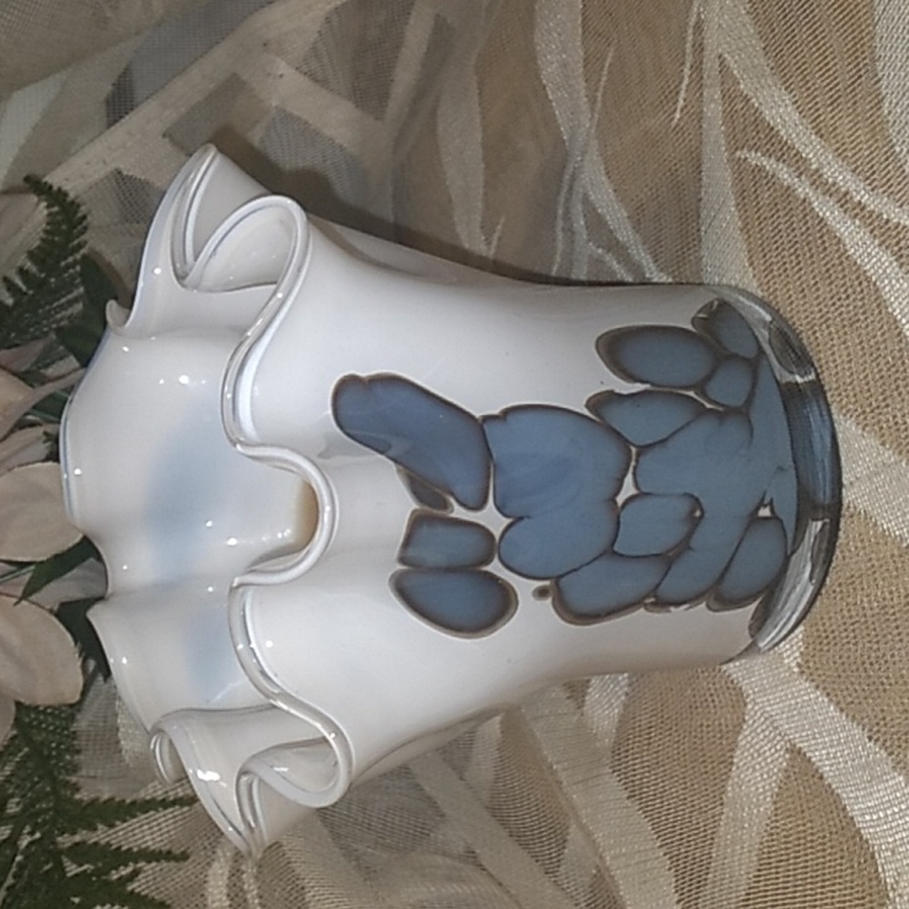 ZORZA ART GLASS HANDKERCHIEF VASE with Candle in it.